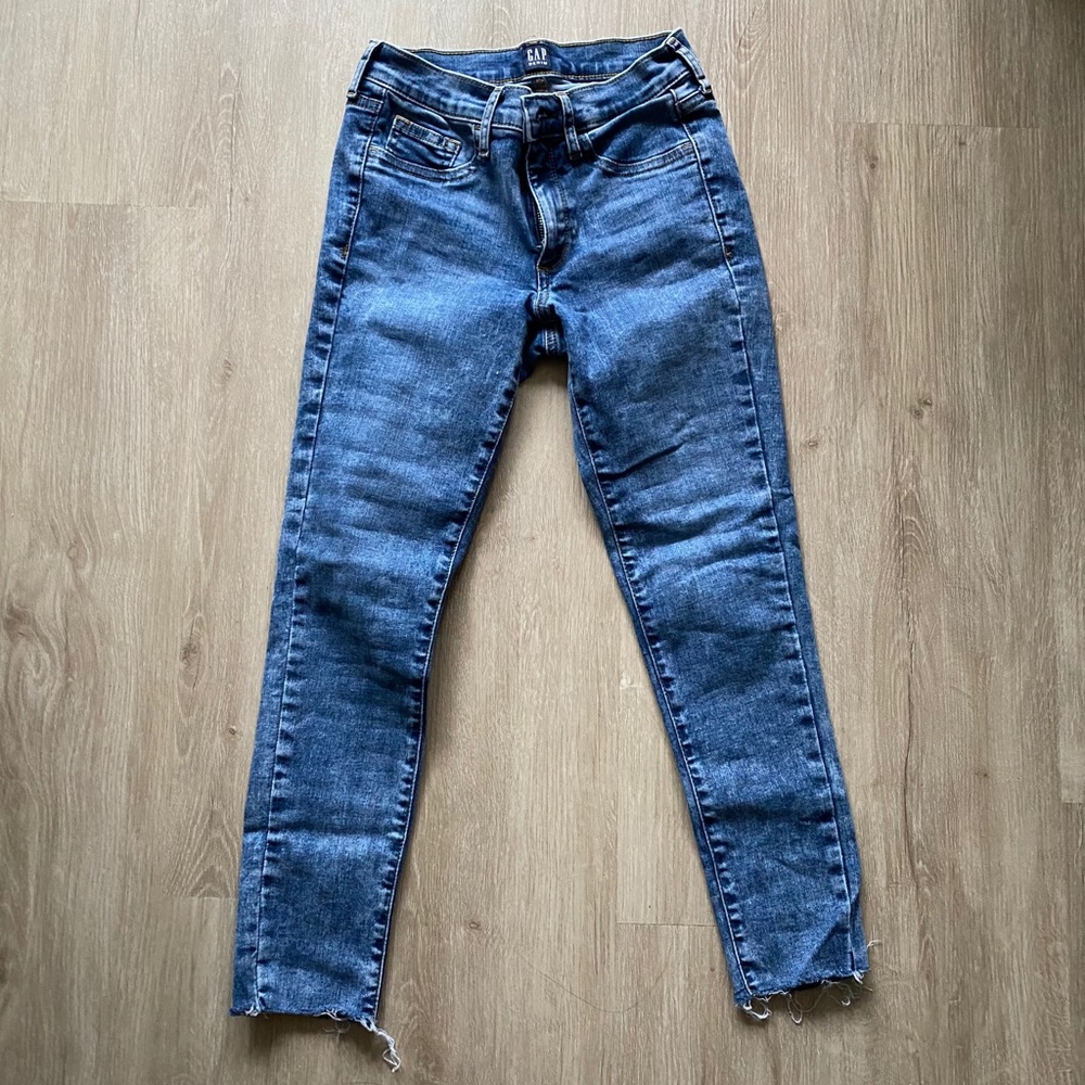 Gap mid rise ankle jeans with raw hem